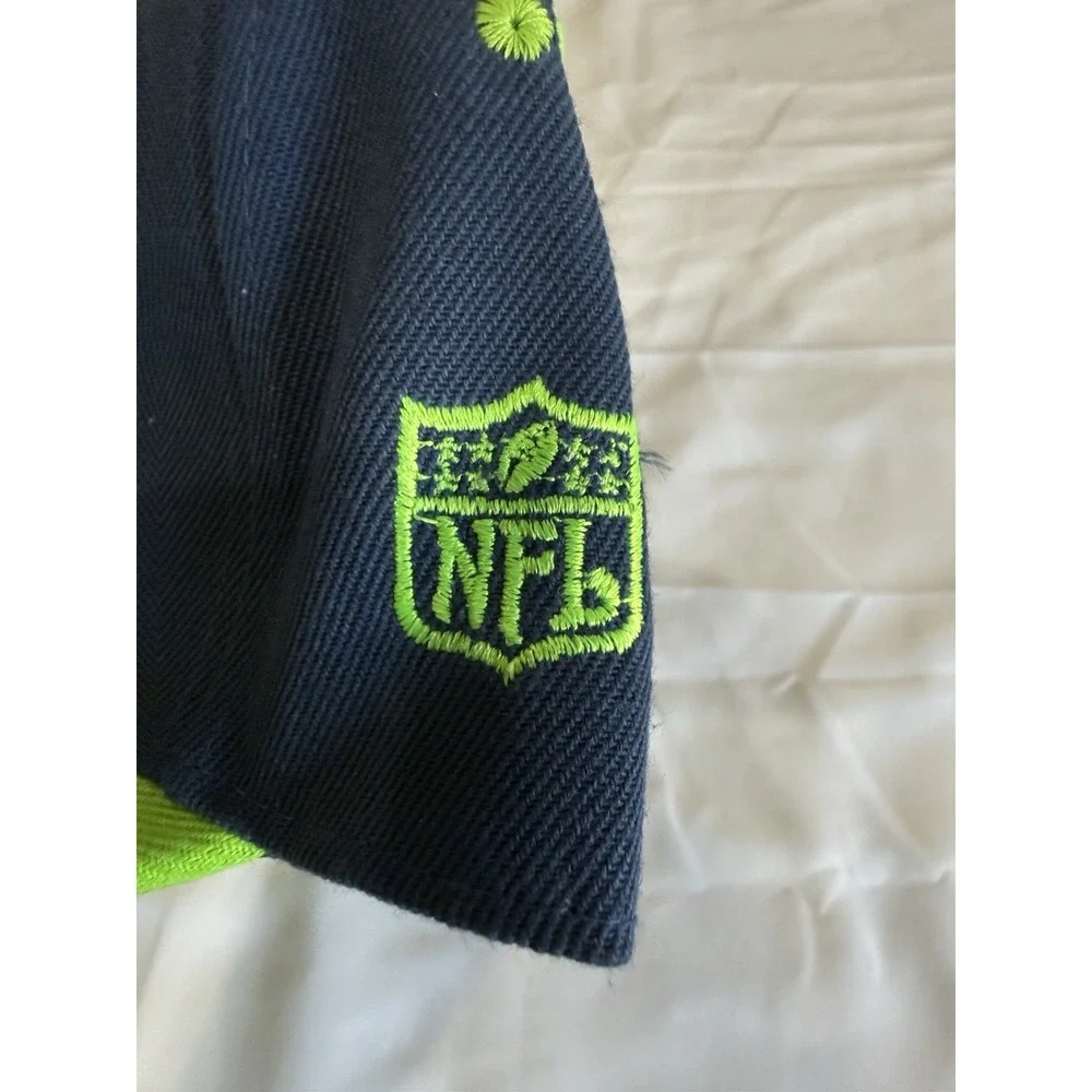 NFL Seattle Seahawks Logo On Dark Navy Blue w/ Lime Green Bill Hat Snapback VGC